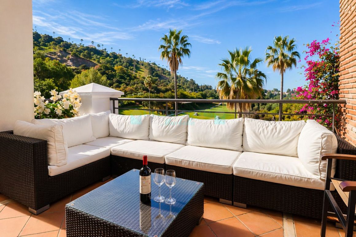 Apartamento en venta en  Los Arqueros, Benahavis
