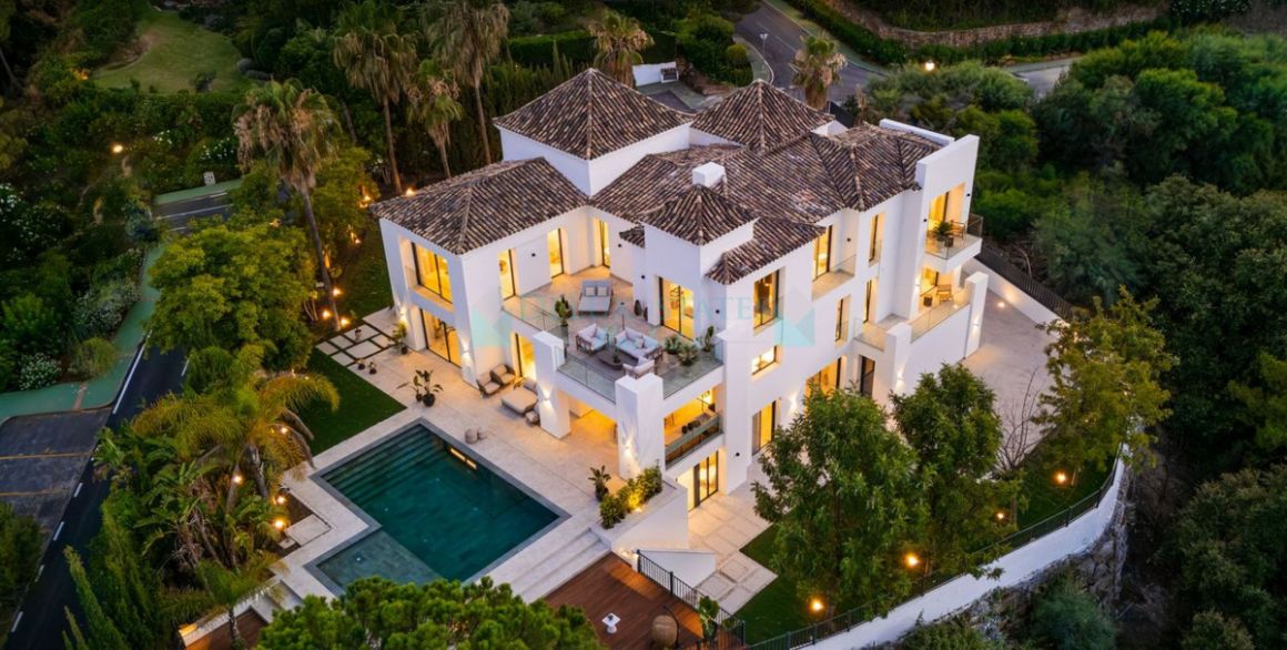 Villa for sale in  La Quinta, Benahavis