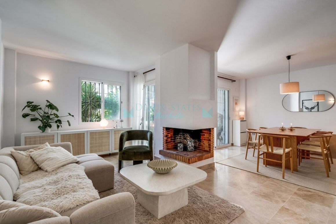 Town House for sale in Nueva Andalucia