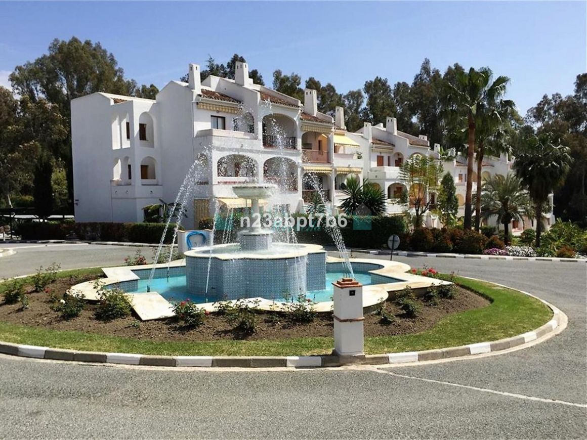 Ground Floor Apartment for sale in Nueva Andalucia