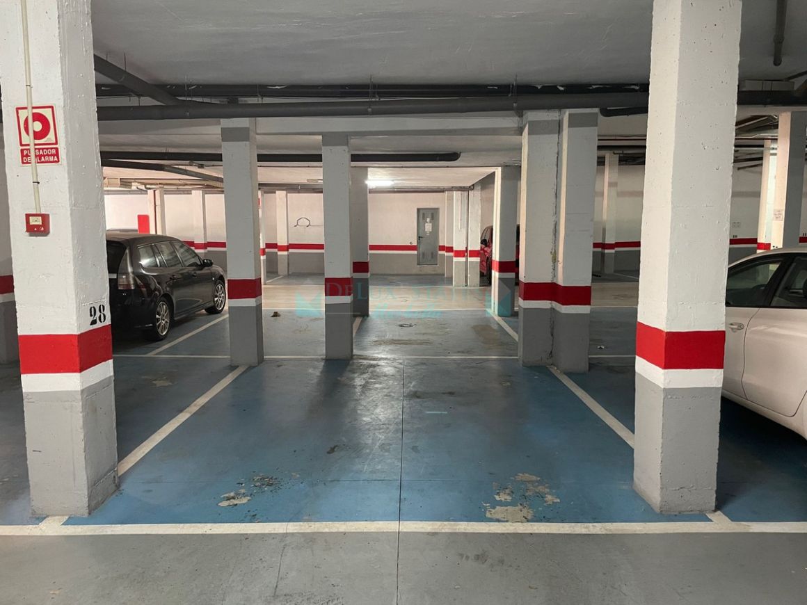 Aparcamiento en venta en Nueva Andalucia
