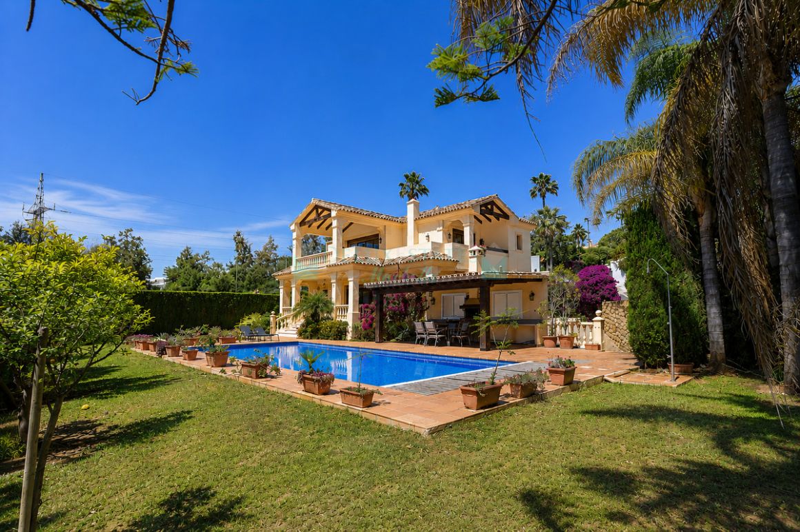 Villa en venta en  La Quinta, Benahavis