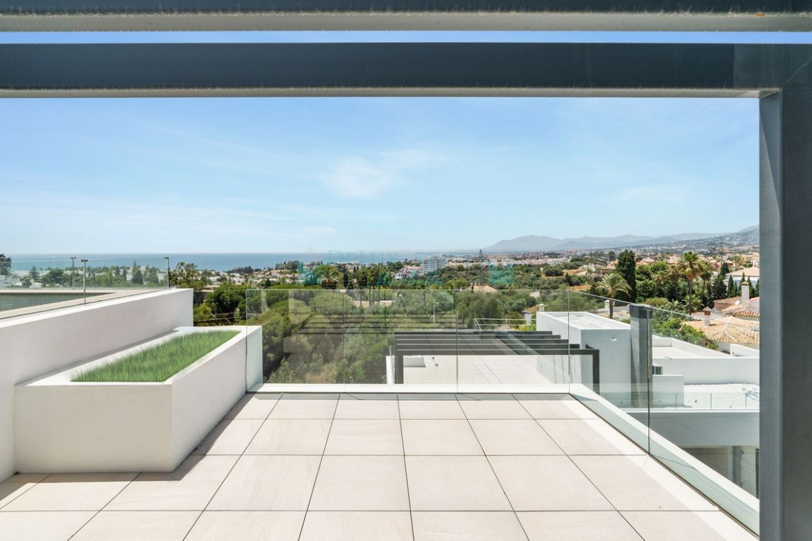 Semi Detached Villa for sale in  Rio Real, Marbella East