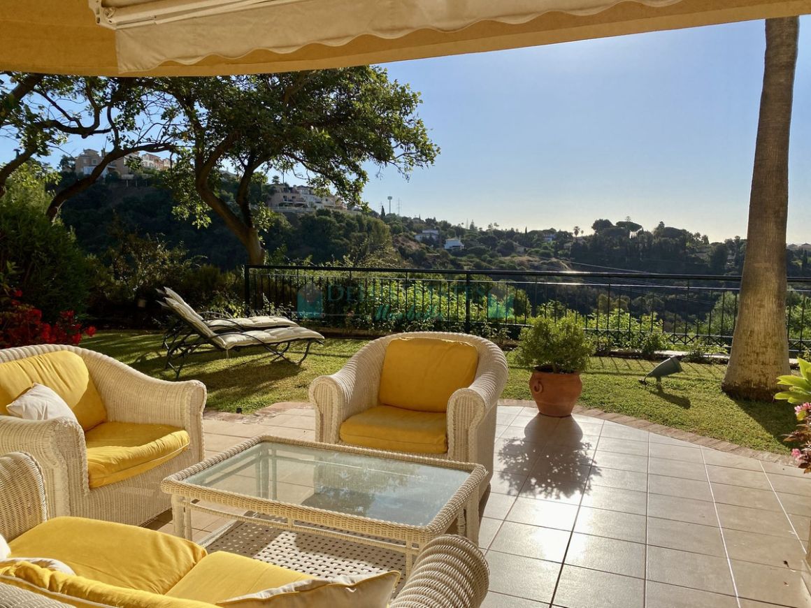Apartamento Planta Baja en venta en  Elviria, Marbella Este