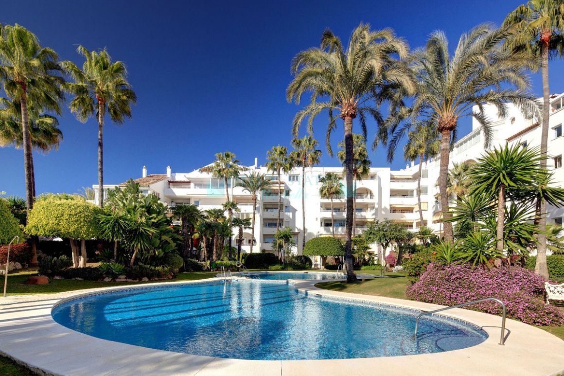 Ground Floor Apartment for sale in  Atalaya, Estepona