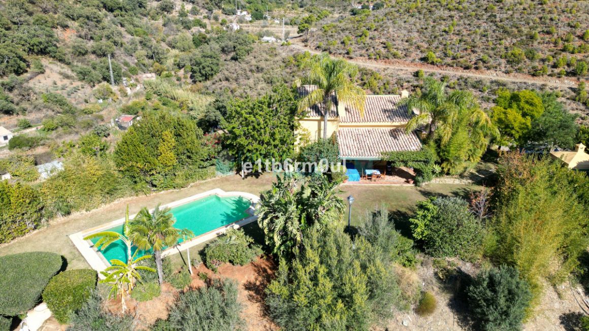 Finca for sale in Ojen