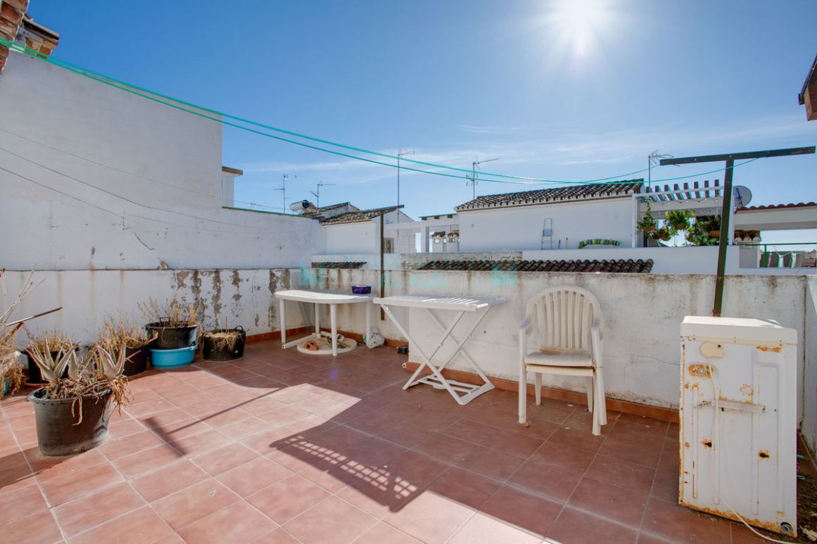 Town House for sale in Estepona