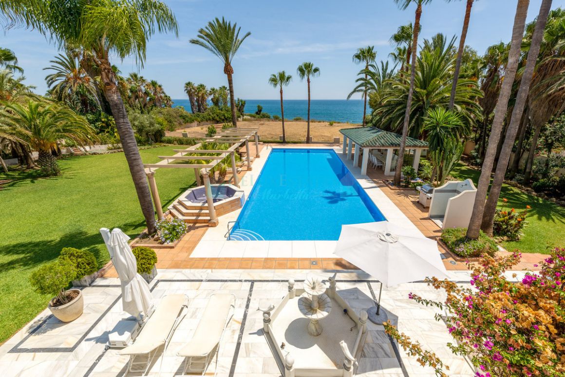 Villa in Estepona
