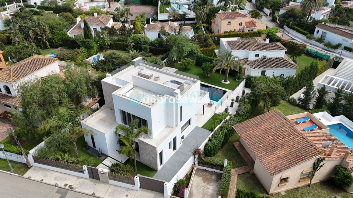 Villa en venta en  Marbesa, Marbella Este