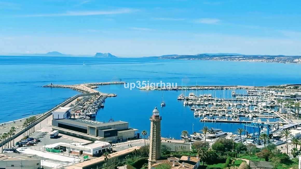 Penthouse in Estepona