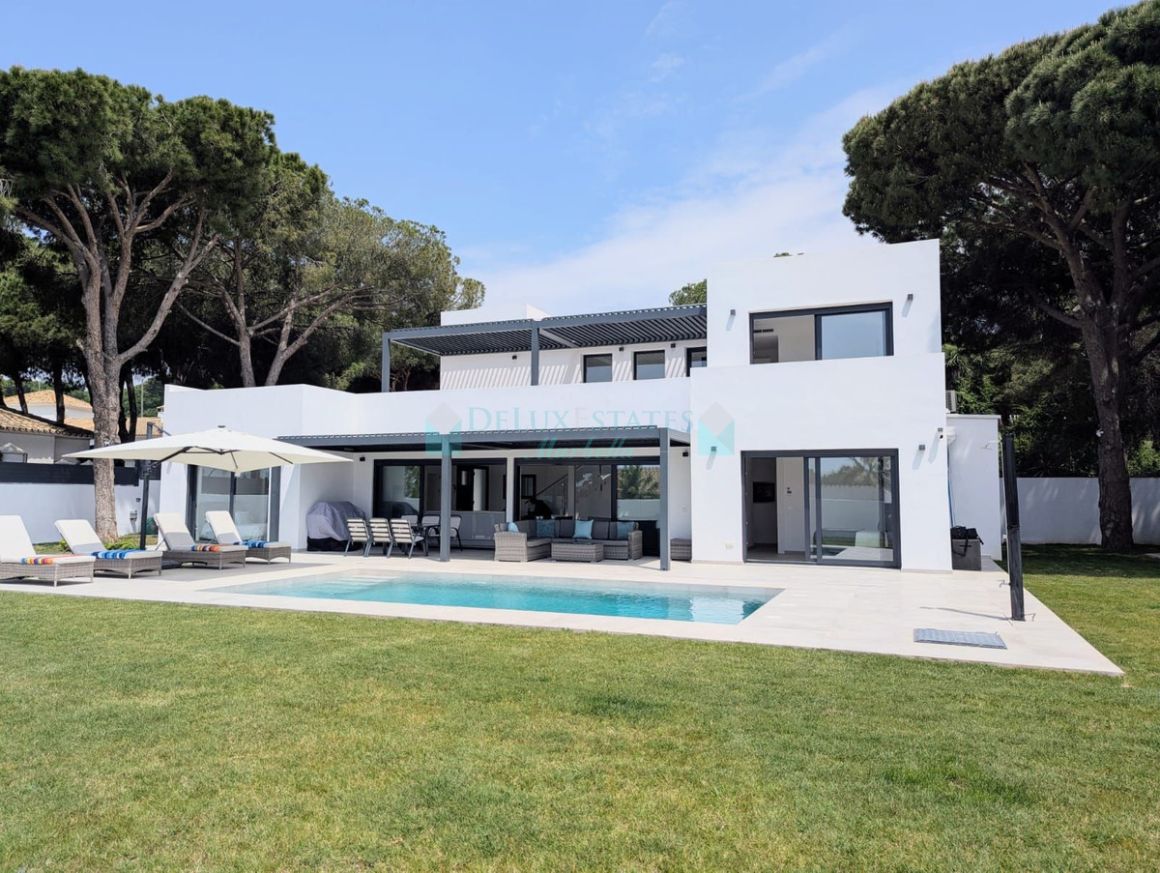Villa for sale in  Artola, Marbella East