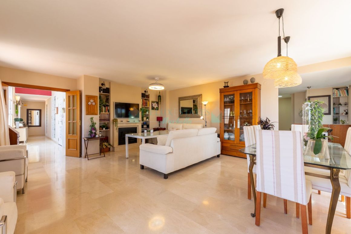 Penthouse for sale in Estepona