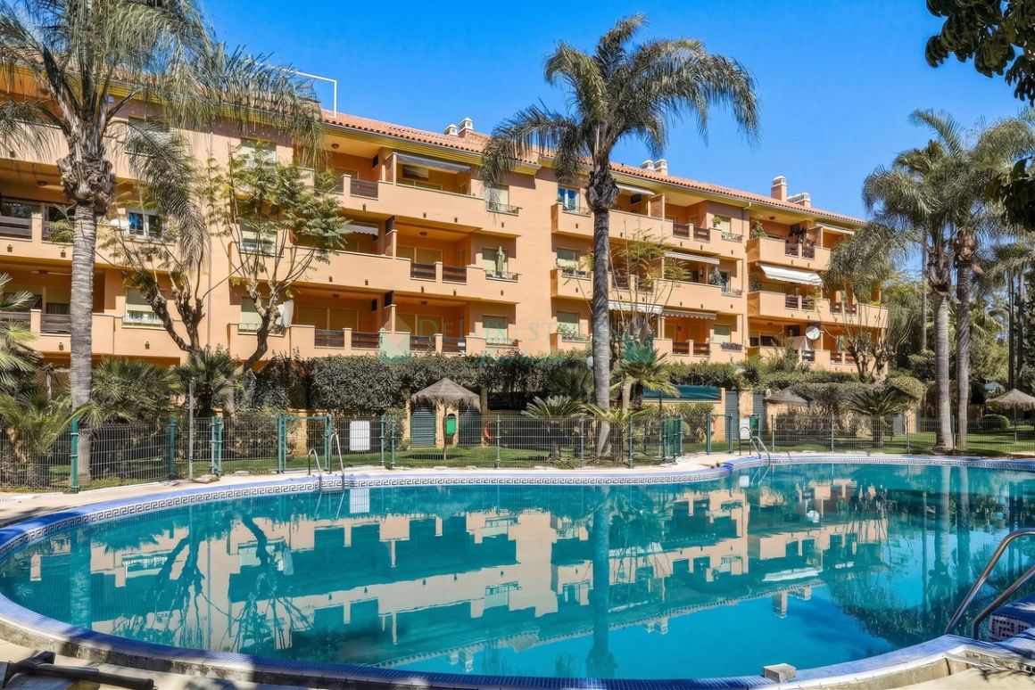 Ground Floor Apartment in Carib Playa, Marbella East
