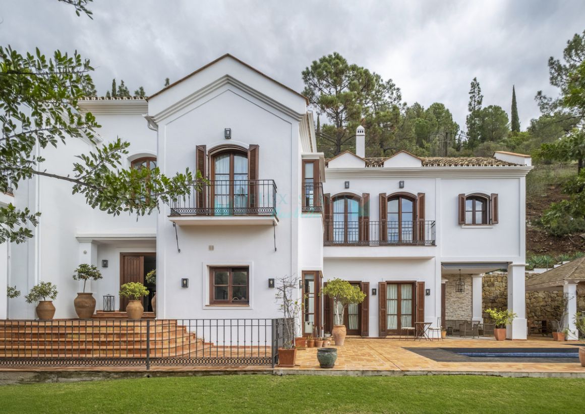 Villa for rent in  El Madroñal, Benahavis