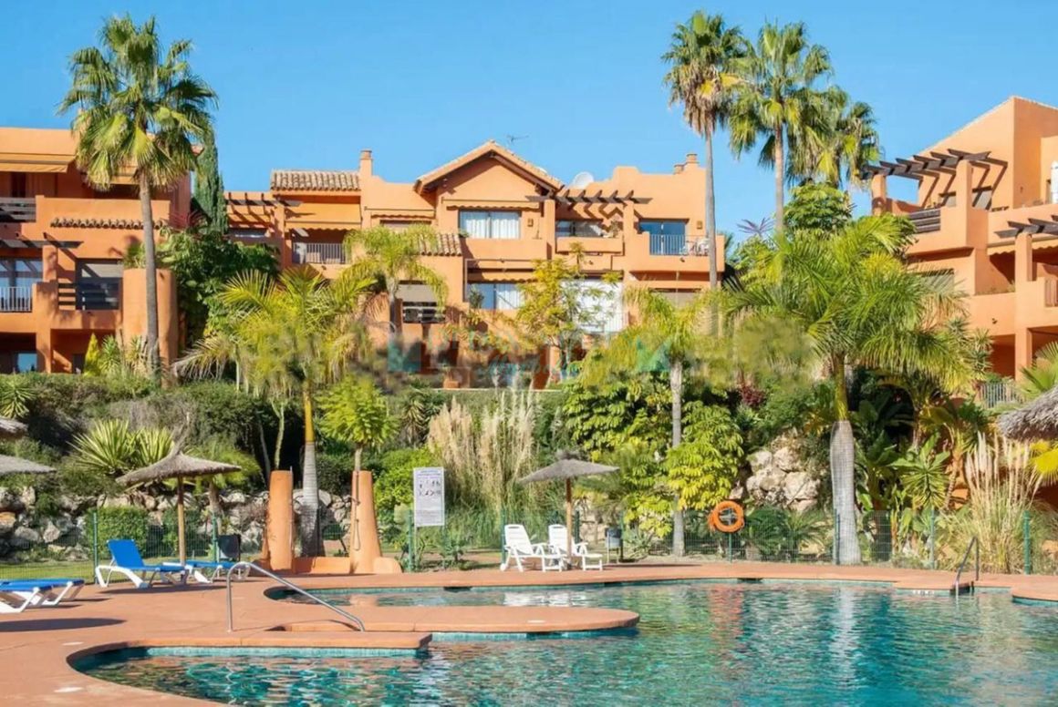 Ático en venta en  New Golden Mile, Estepona