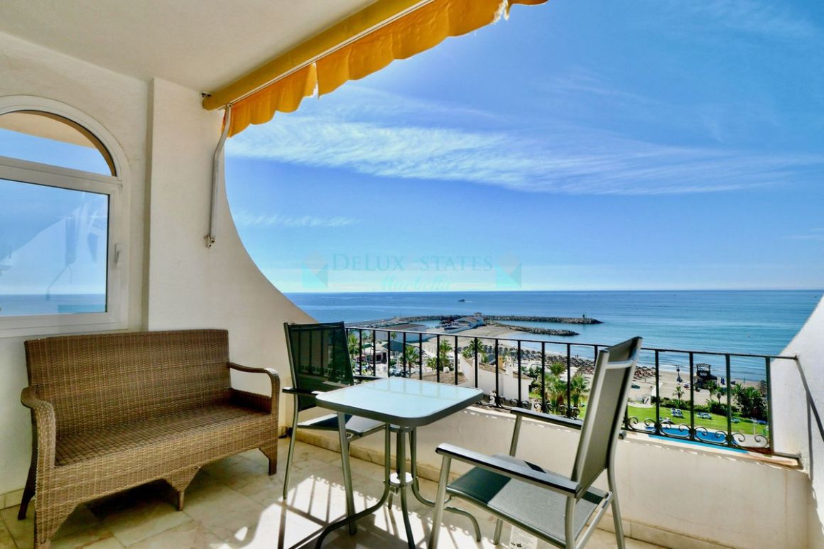 Apartment for sale in  Cabopino, Marbella East