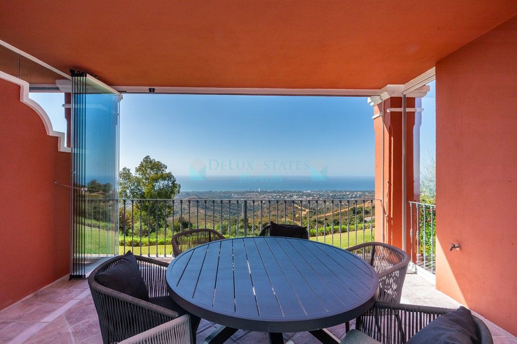 Apartment in La Mairena, Marbella East