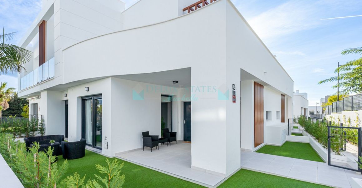 Town House for sale in Estepona