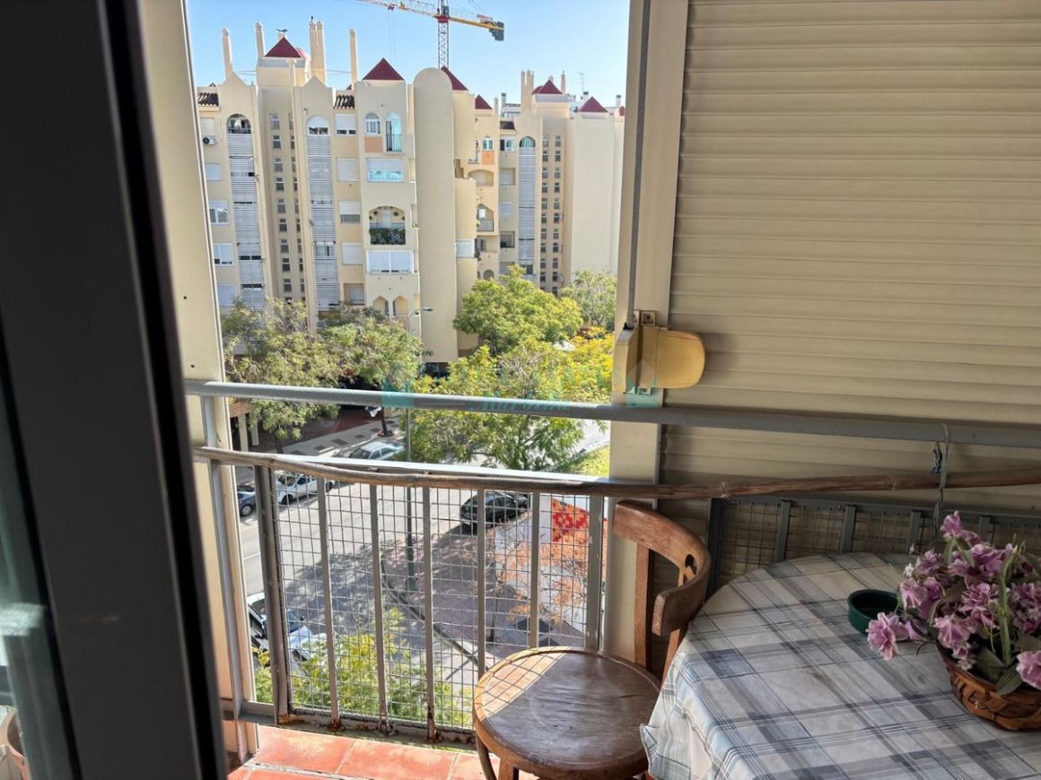 Apartment for sale in Estepona