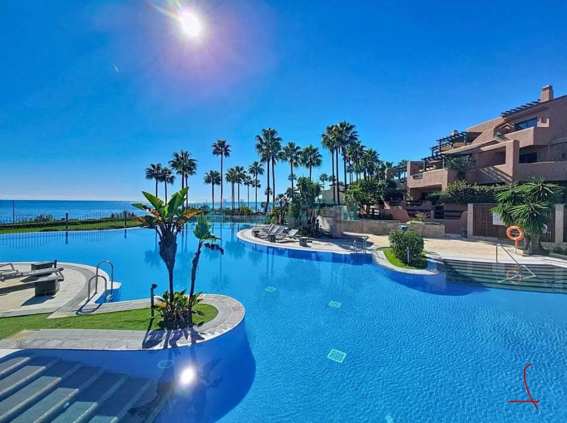 Apartment for sale in  New Golden Mile, Estepona