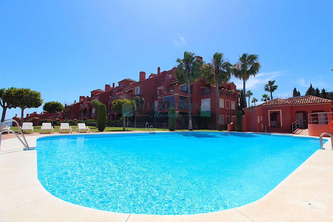 Ground Floor Apartment for sale in  Monte Halcones, Benahavis