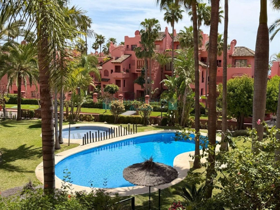 Apartment for sale in Estepona