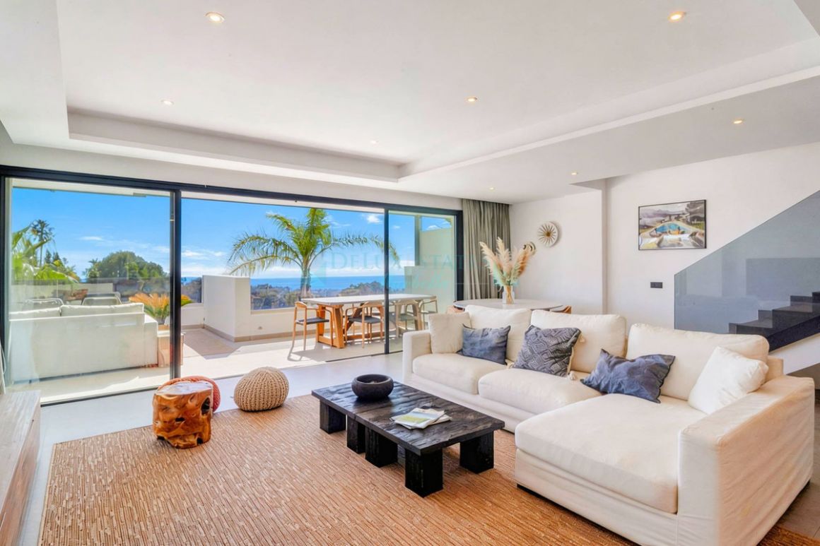 Penthouse for sale in Estepona