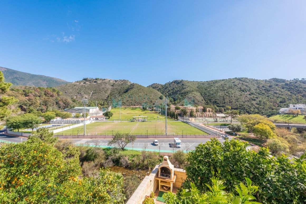 Ground Floor Apartment for sale in Benahavis