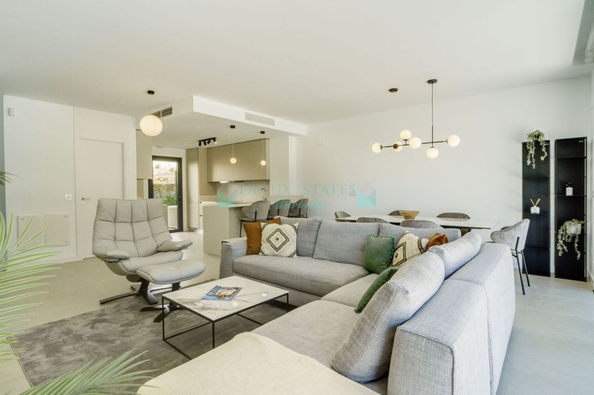 Town House for sale in Estepona