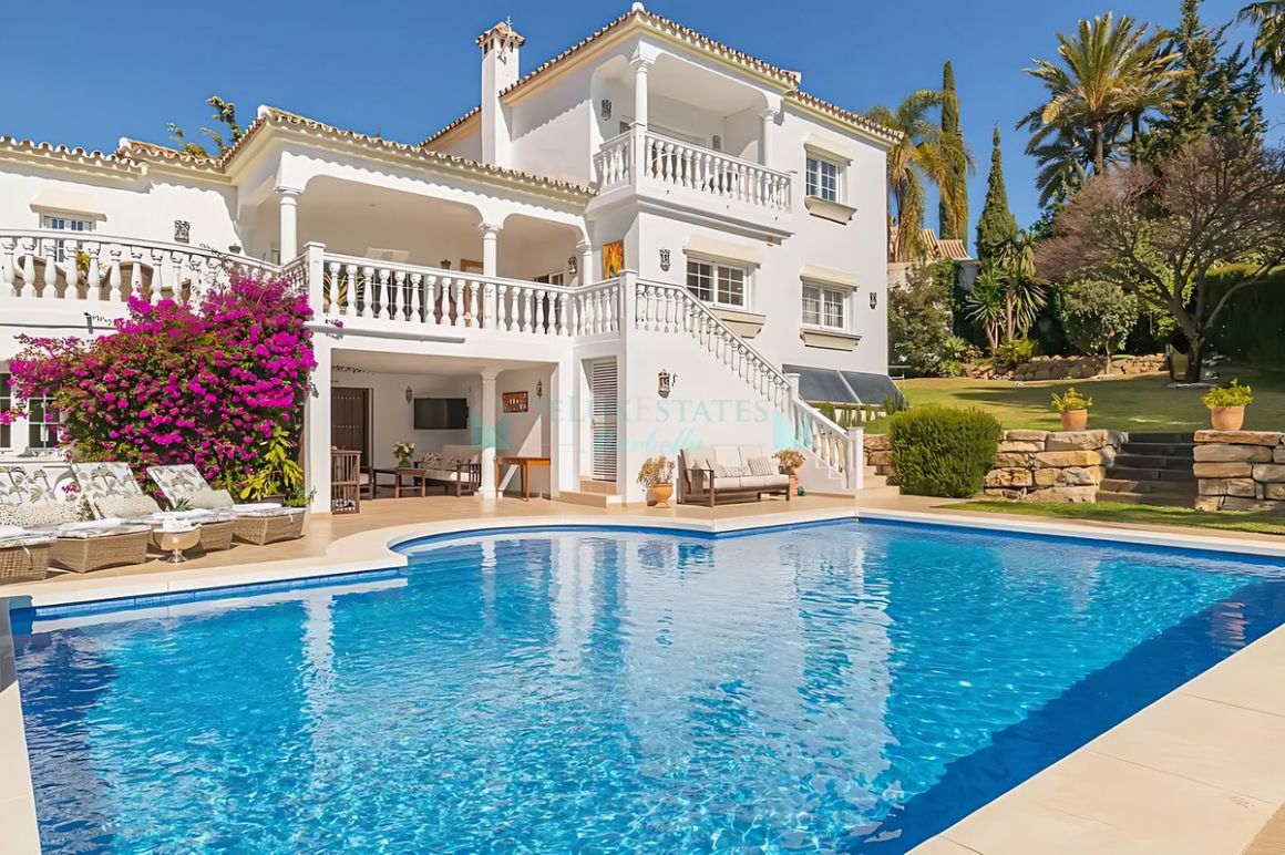 Villa in El Paraiso, Estepona