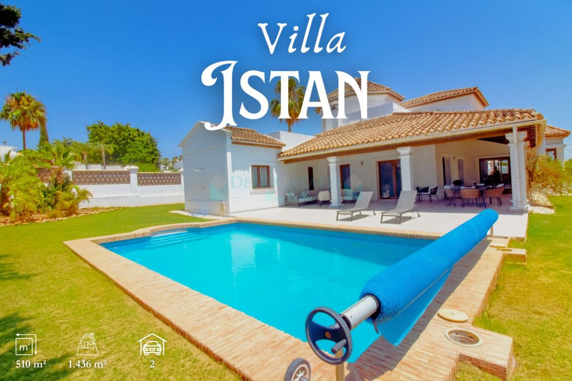 Villa for sale in  El Paraiso, Estepona