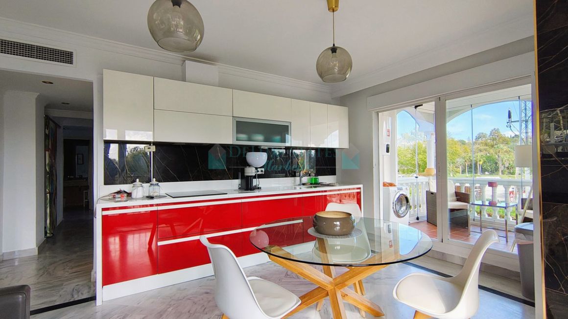 Apartment for sale in Nueva Andalucia