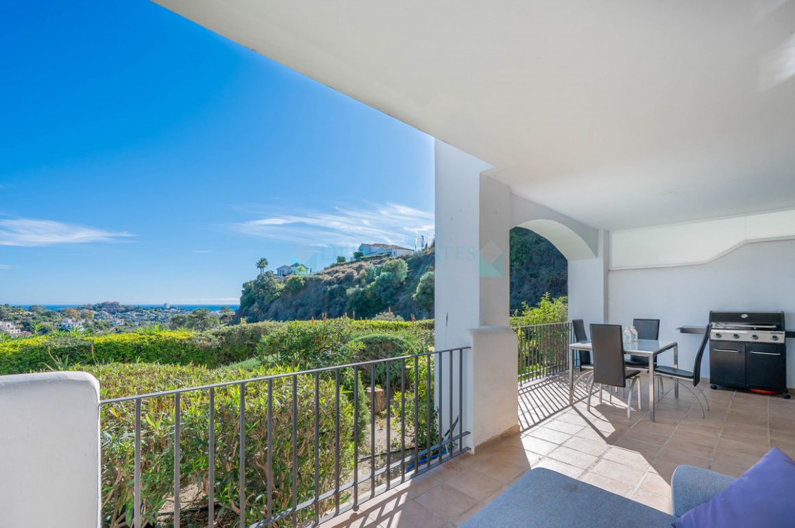 Ground Floor Apartment for sale in  La Quinta, Benahavis