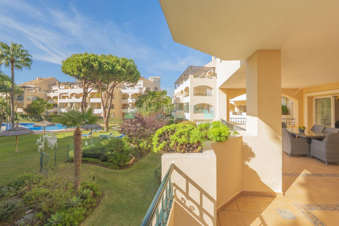 Apartment in Elviria, Marbella East