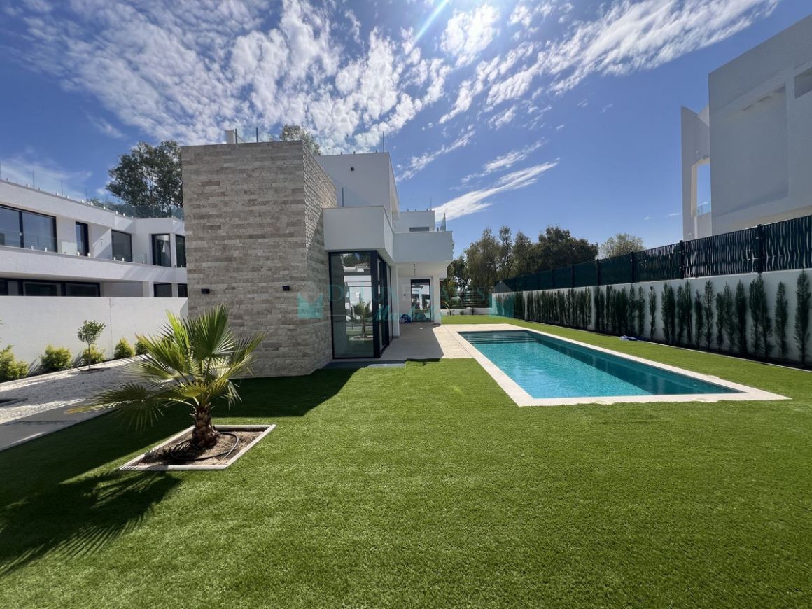 Villa in Atalaya, Estepona