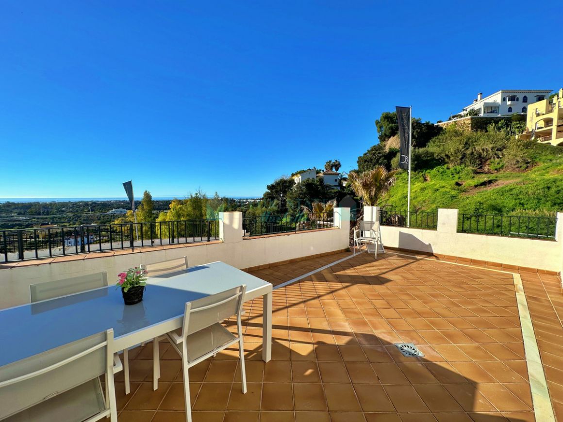 Town House for sale in Benahavis