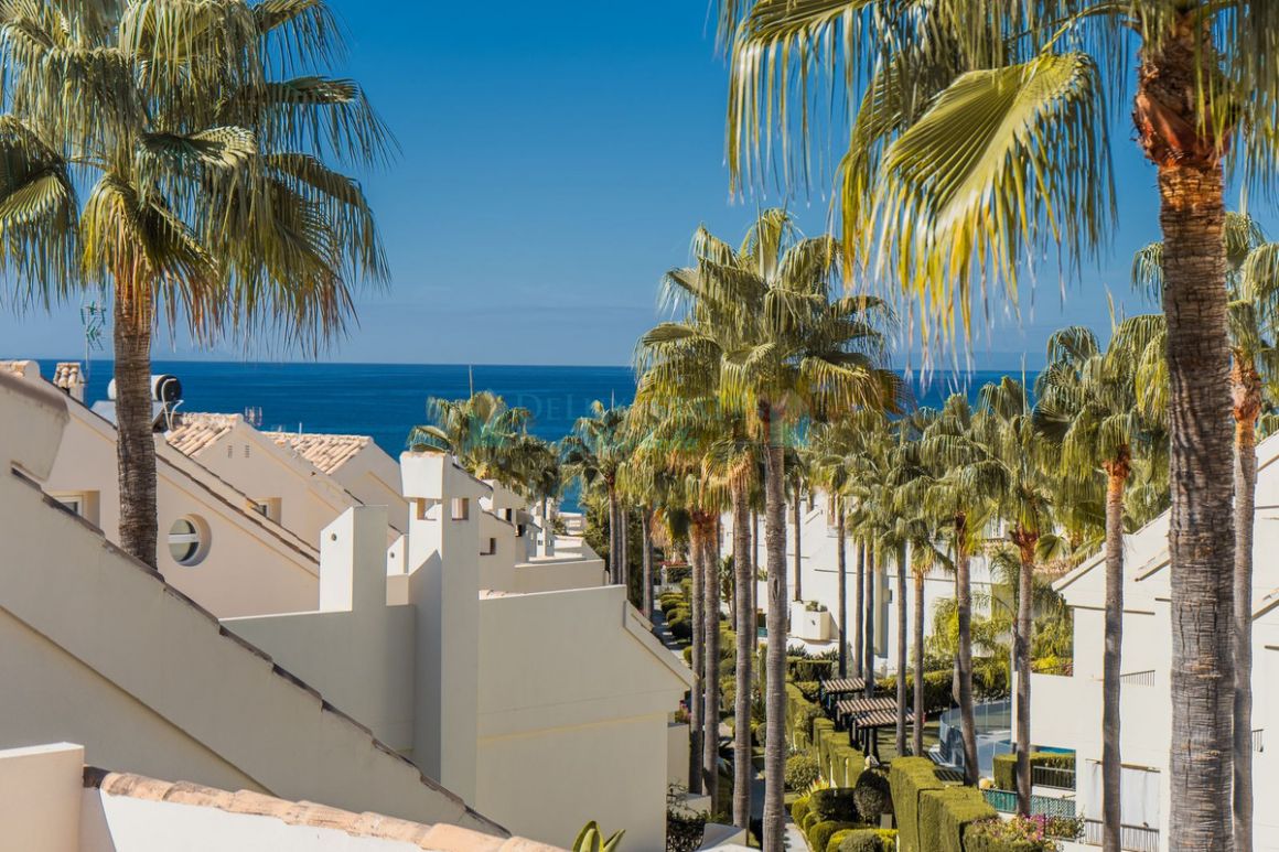 Town House in El Rosario, Marbella East