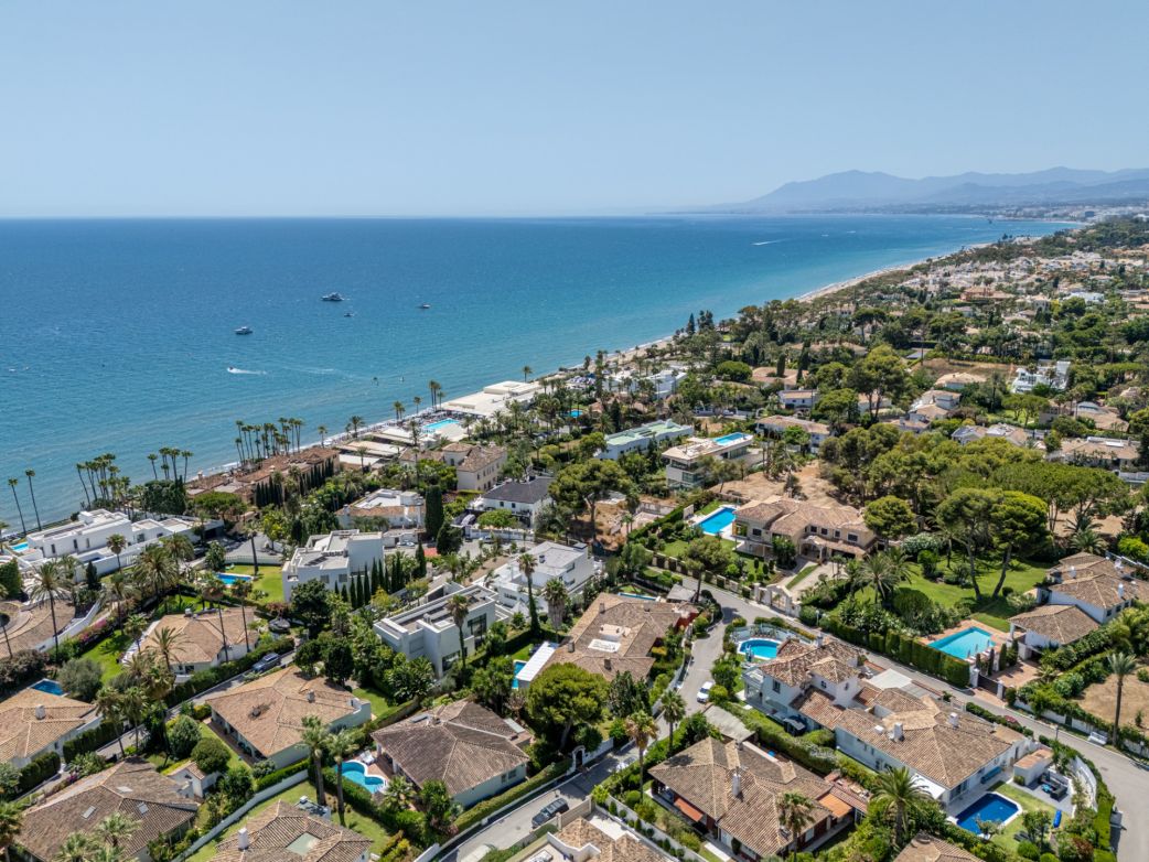 The Safest Gated Communities in Marbella (2026 Guide) 6 B98Le8~d7M9toHMvTjgme8OZa3VM~MdHztIxQSBCr M2nO0XJvs1yfmRhUcj7oK JqhvgG BLysyH5F82ntJOdsS2iHIRkmhhRQ9e4lDMlJyWLLUMziQFJCeOy7kp2NeBCuSnqIvbL9R2g