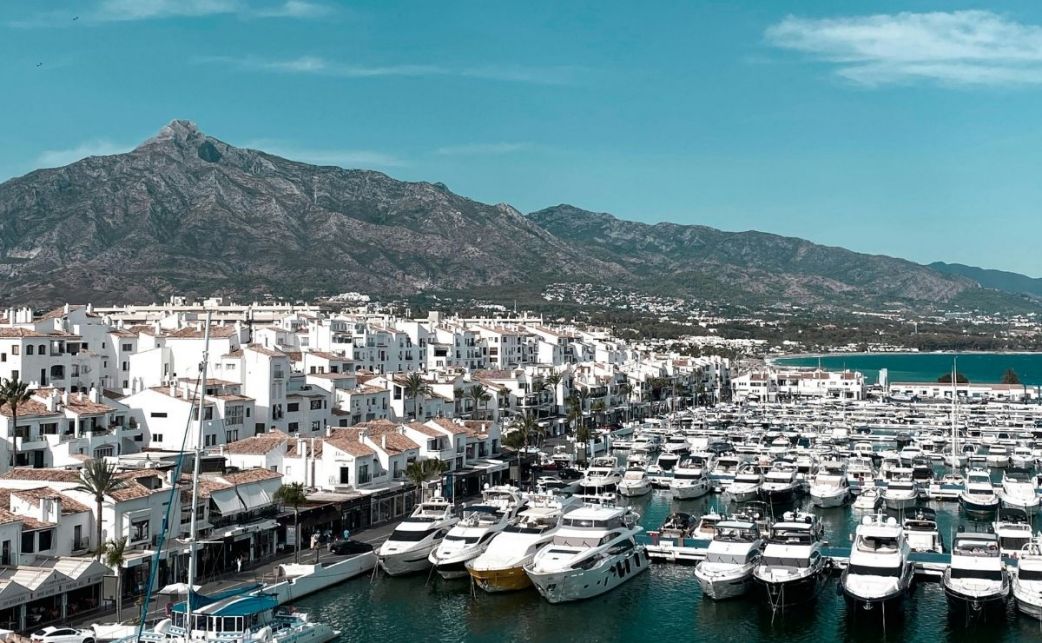 Buying Property in Marbella as an American: An Easy Guide 1 B98Le8~d7M9toHMvTjgme8OZa3VM~MdHztIxQSBCr M2nO0XJvs1yfmRhUcj7oK JqhvgG BLysyH5F82ntJOdsS2iHIRkmhhRQ9e4lDMlMWlMwXb9zgOkXU~N1p7QplmdU