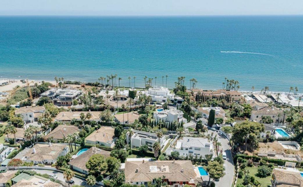Buying Property in Marbella as an American: An Easy Guide 2 B98Le8~d7M9toHMvTjgme8OZa3VM~MdHztIxQSBCr M2nO0XJvs1yfmRhUcj7oK JqhvgG BLysyH5F82ntJOdsS2iHIRkmhhRQ9e4lDMlMWlMwXb9zgOkXU~N1p7x5pfjM