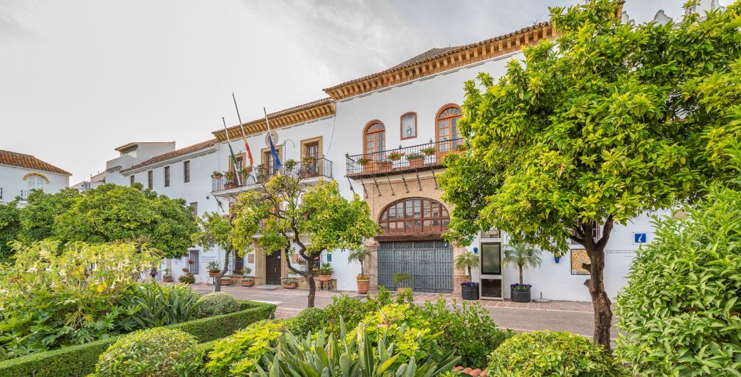 Plaza de los Naranjos and City Council Marbella