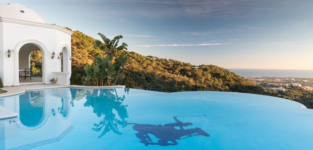 vistas al mar de una villa en Benahavís