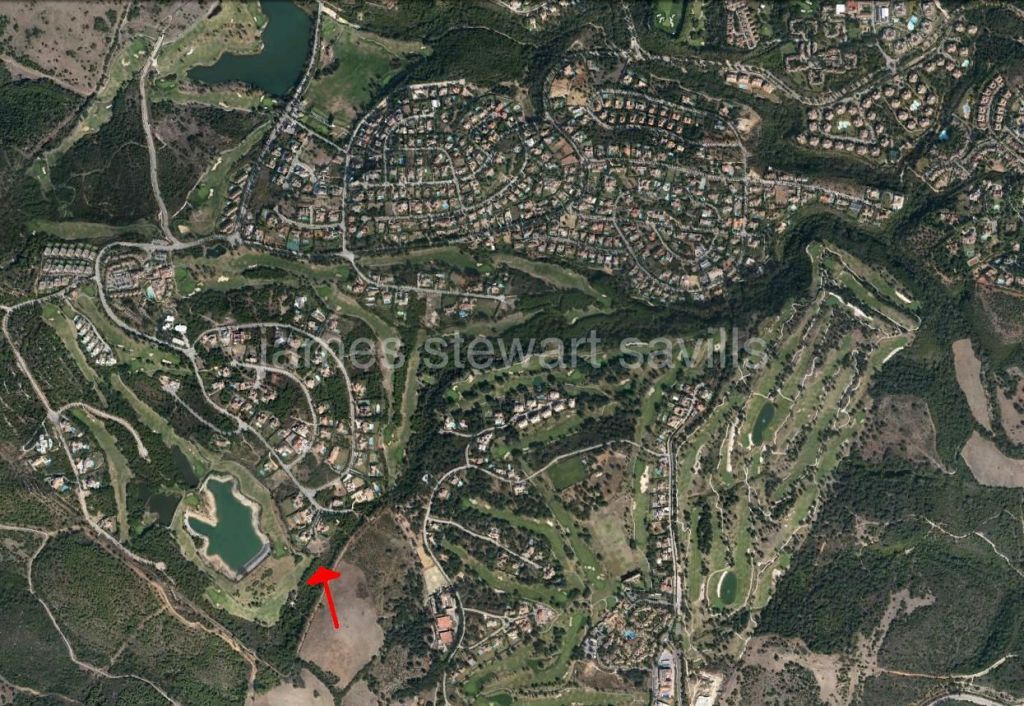 Sotogrande, Almenara frontline golf plot