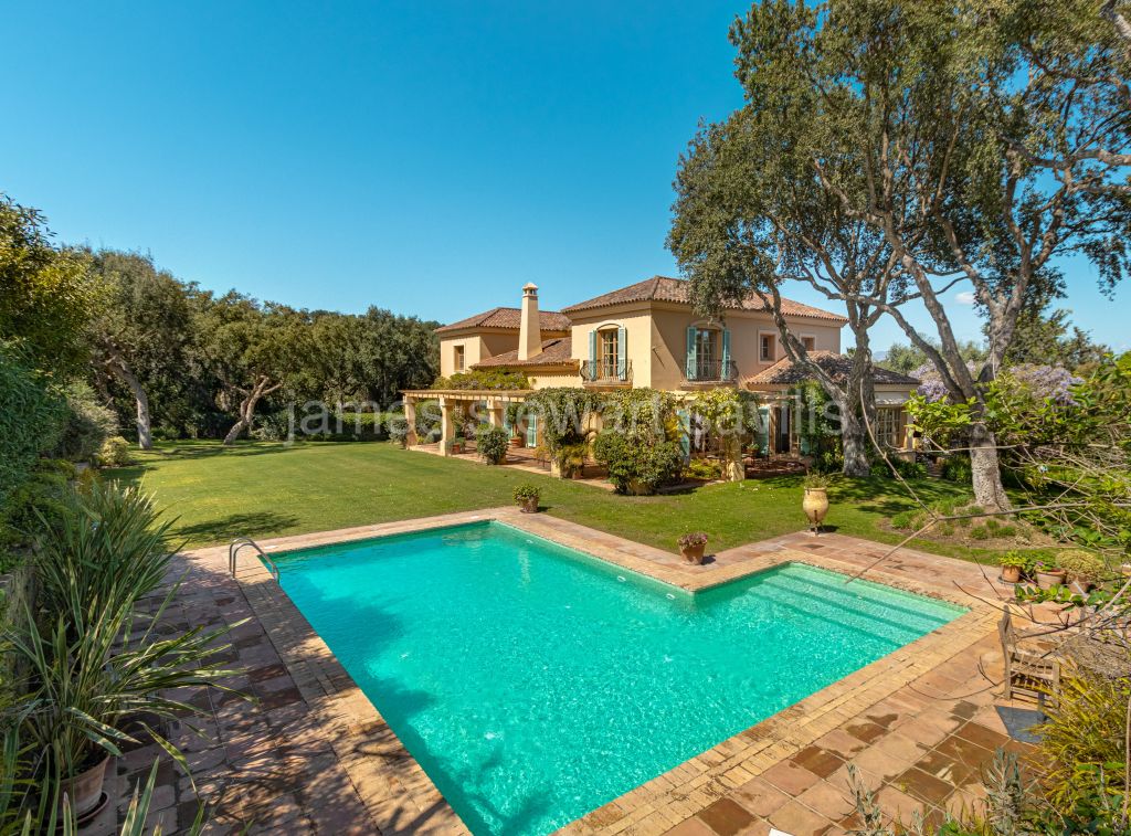 Sotogrande, Beautiful Andaluz style villa full of Mediterranean charm