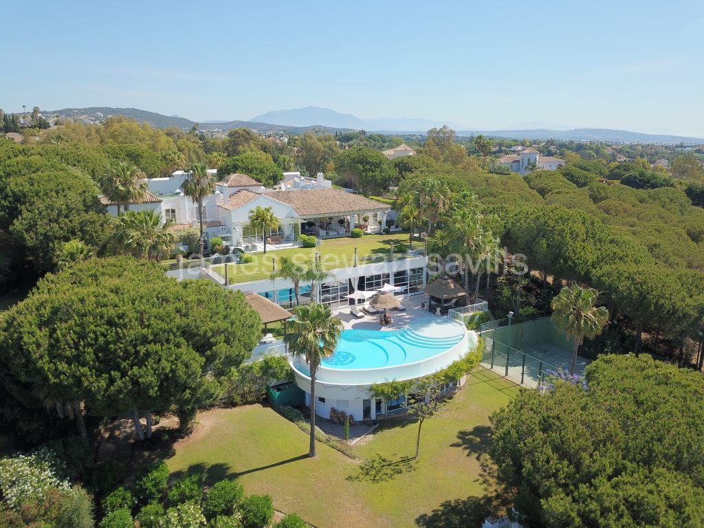 Sotogrande, A truly wonderful residence full of contemporary Spanish charm with indoor pool/Spa and padel tennis court.