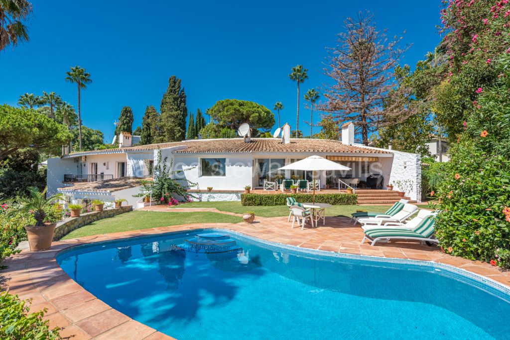 Sotogrande, Fabulous sea views from throughout the villa in the prestigious Kings & Queens