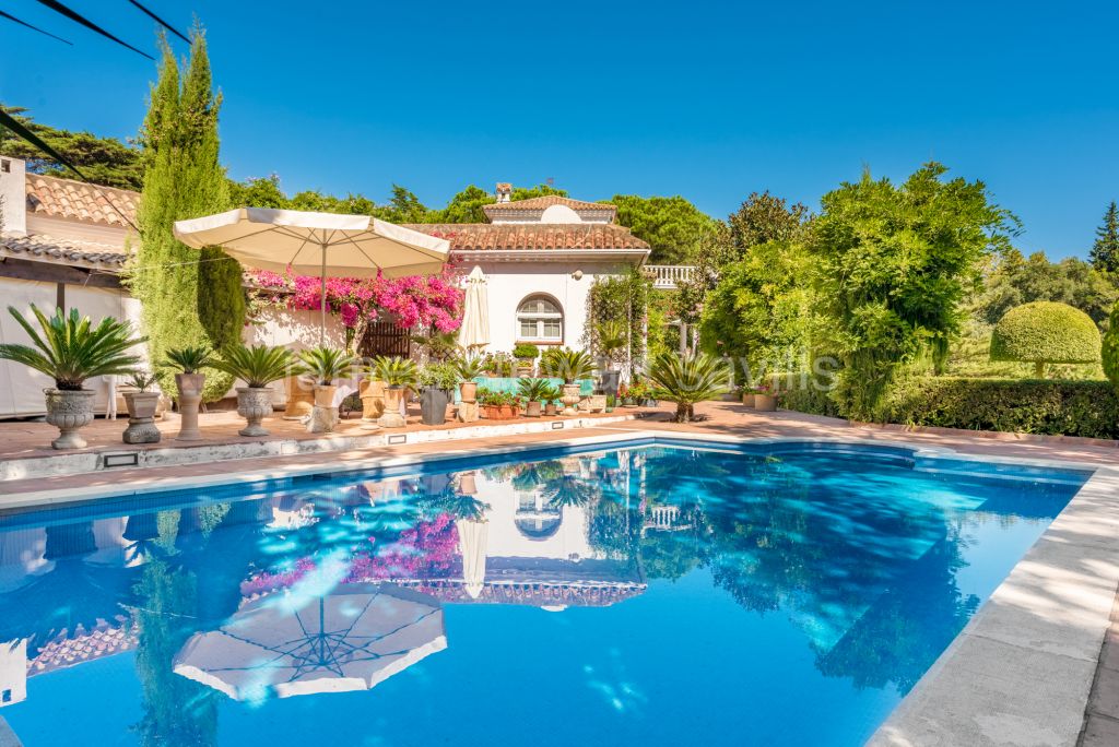 Sotogrande, Beautiful classic cortijo style villa with immense charm