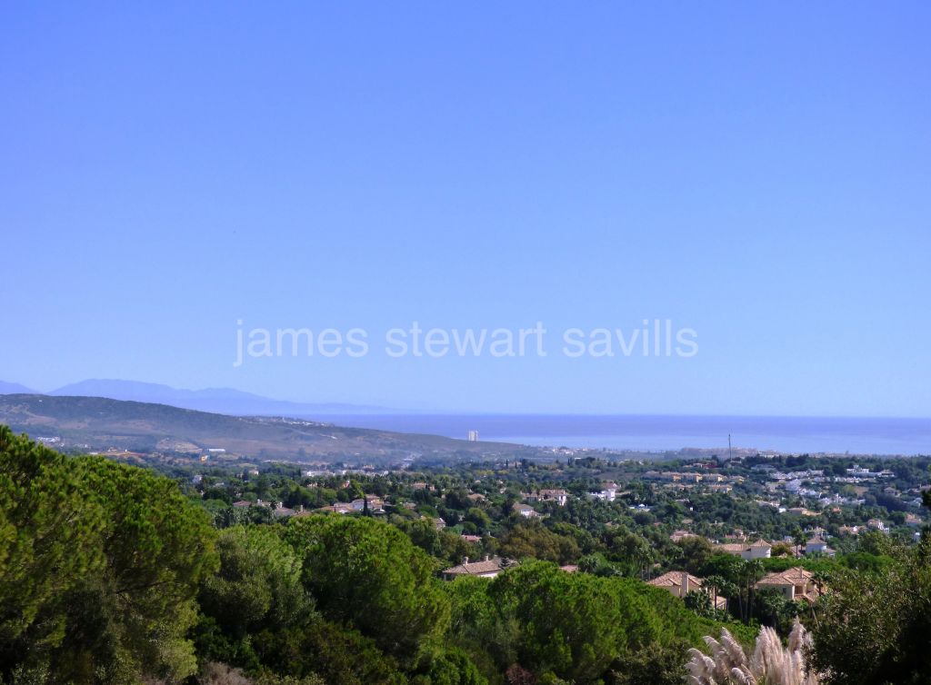 Sotogrande, Project for completion (structure is complete) with amazing sea views