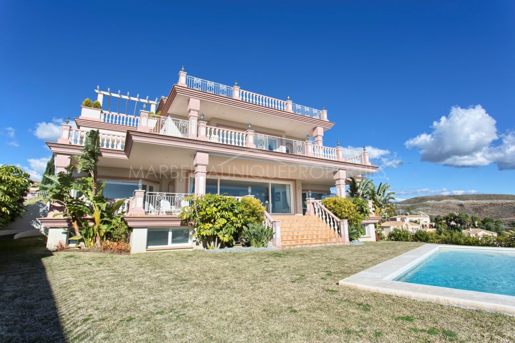 A large luxurious villa for sale and for rent in Los Flamingos Golf, Benahavis