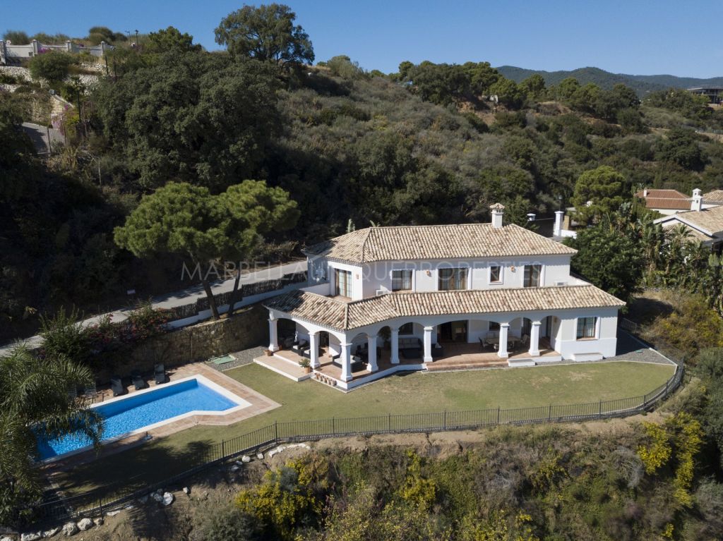 Classical style 6 bedroom villa in Monte Mayor Country Club